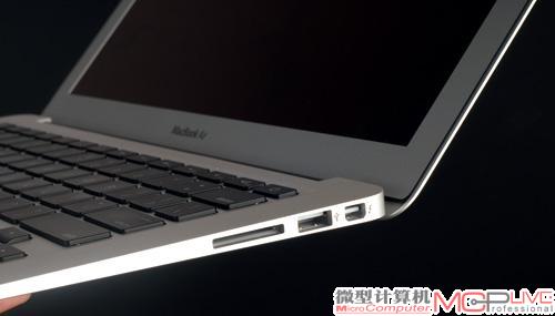 Thunderbolt接口是新MacBook Air少数几个外观变化之一。