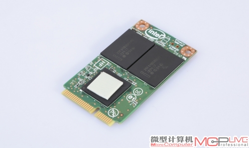 SSD硬盘是Intel mSATA SSD 520 180GB，采用SandForce主控加25nm MLC闪存颗粒。