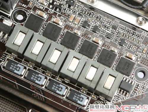 图4：主板处理器供电部分采用6相设计，搭配DrMOS MOSFE T、钽电容、尼吉康LF固态电容等高品质元件。